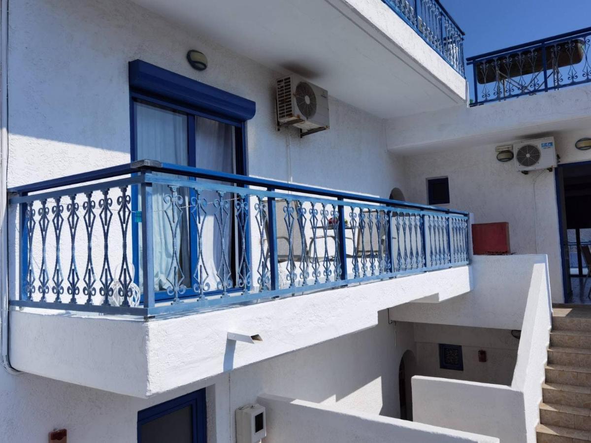 Marinas Studios Livadia  Exterior photo