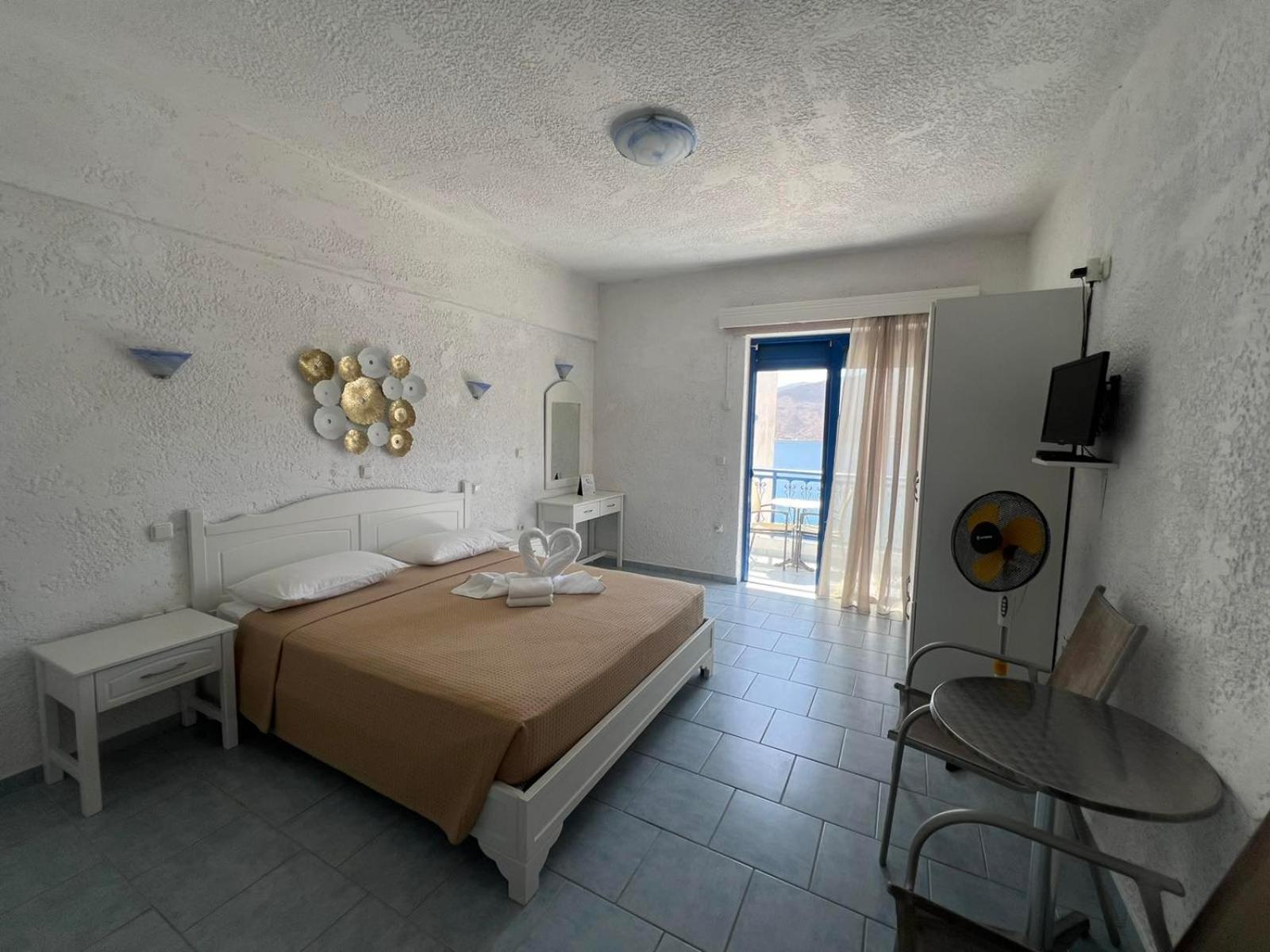 Marinas Studios Livadia  Exterior photo